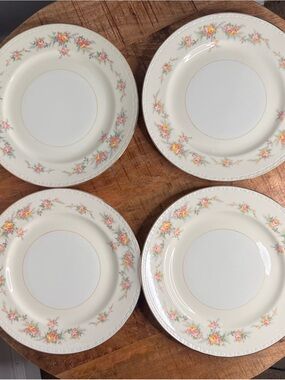 Homer Laughlin Georgian Eggshell Dinner Plates with Rose Sprays